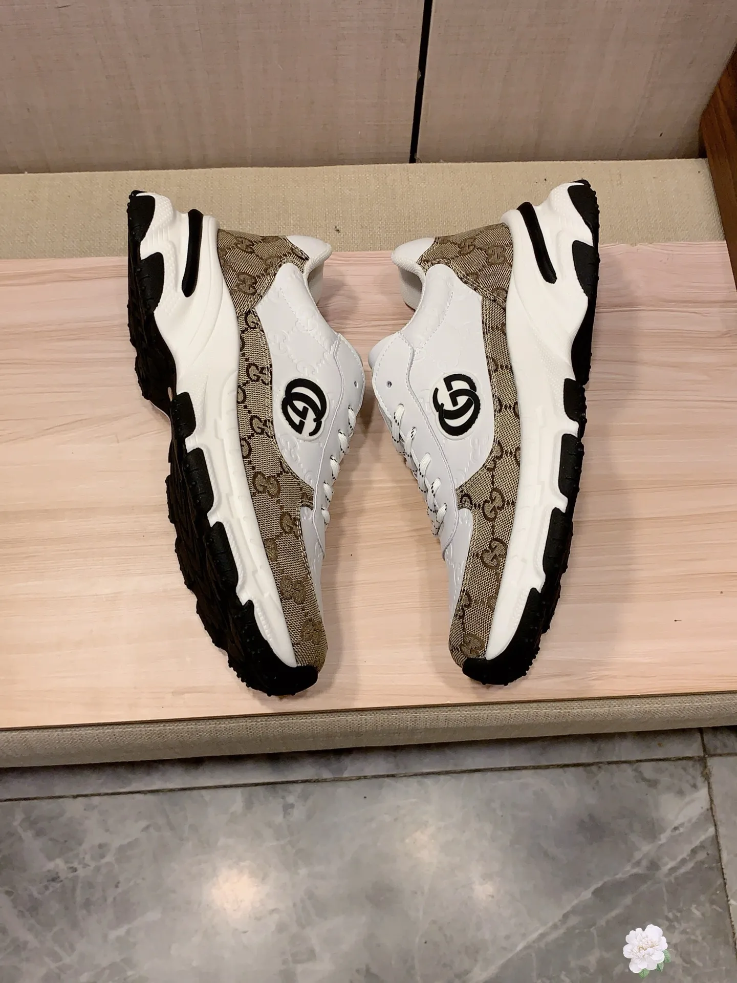 Men's men's shoes💰460💰💰🎩🎩[Lightning][Lightning] "Gucci*" The latest • popular casual shoes, top brand [seduce] luxury ~ purchasing agency, top ~ quality. [Strong] The upper is made of imported breathable cowhide with material ➕ breathable sheepskin feet (•) and fine workmanship. The original stylish and stylish soft rubber wear-resistant and non-slip outsole is light and comfortable on the feet. The real thing looks better when photographed in person. Code 111: Code: 38-44, 3️⃣ colors selected